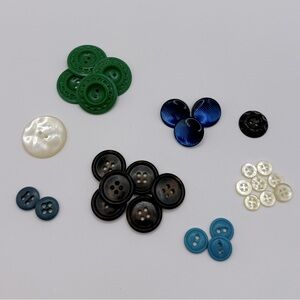 VINTAGE Plastic & MOP Buttons - Lot of 27